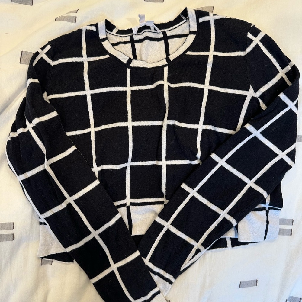 Bcbg generation sweater black and white